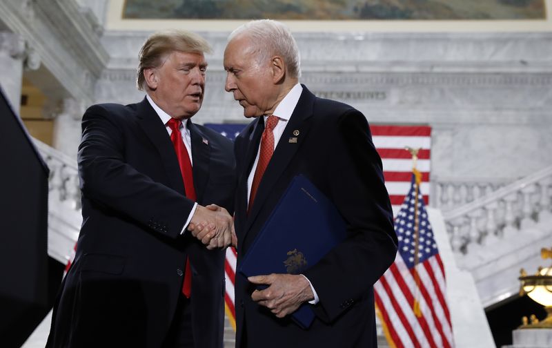 © Reuters. U.S. President Trump is greeted by Hatch at Utah State Capitol in Salt Lake City, Utah