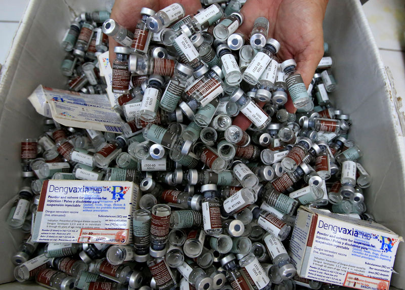 © Reuters. Vacinas contra dengue Dengvaxia são mostradas em Sta. Cruz, nas Filipinas