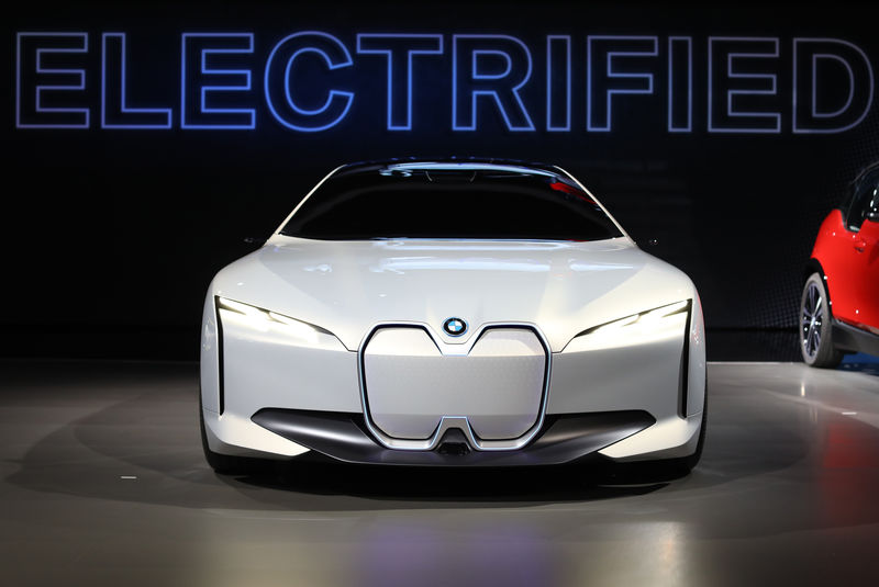 © Reuters. The BMW all electric i Vision Dynamics concept car is displayed at the Los Angeles Auto Show in Los Angeles