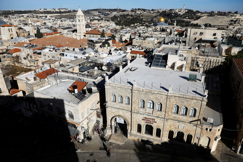 © Reuters. A general view shows the Dome of the Rock and Jerusalem's Old City from David Tower