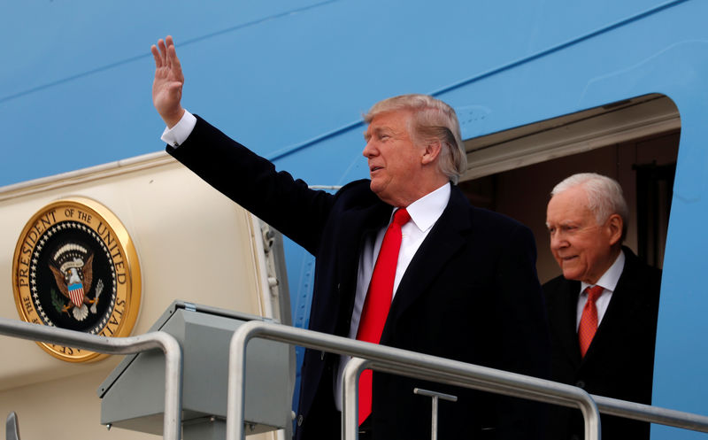 © Reuters. ترامب يؤجل إعلانا بشأن نقل السفارة الأمريكية إلى القدس