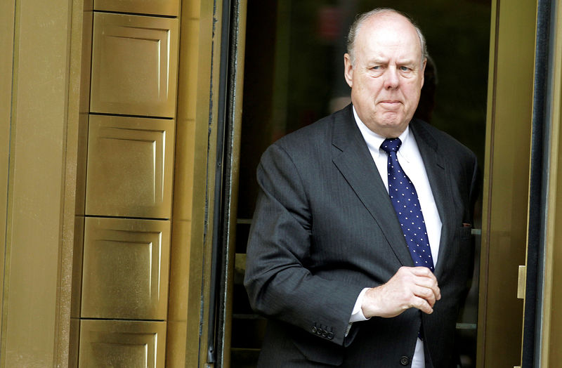 © Reuters. FILE PHOTO: Lawyer John Dowd exits Manhattan Federal Court in New York