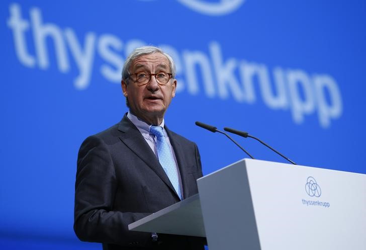 © Reuters. ThyssenKrupp supervisory board chairman Ulrich Lehner addresses the company's annual shareholders meeting in Bochum