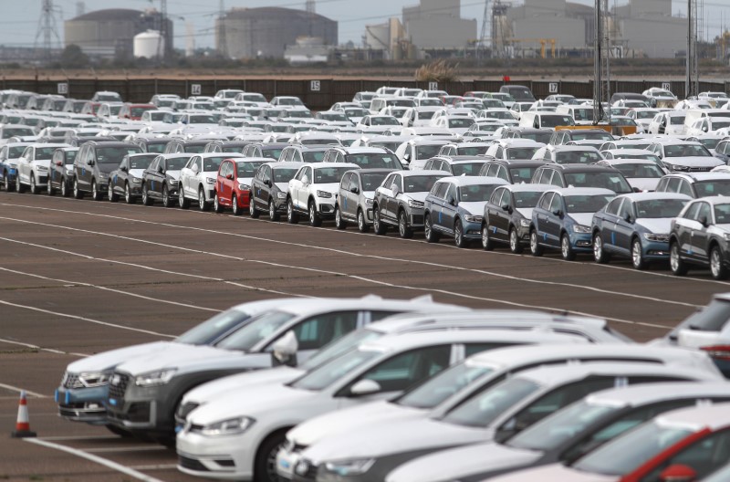 © Reuters. LE MARCHÉ AUTOMOBILE ANGLAIS VERS SA PREMIÈRE CONTRACTION DEPUIS 2011