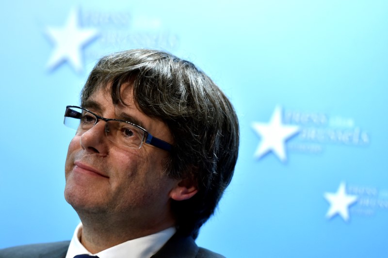 © Reuters. Líder destituído da Catalunha, Carles Puigdemont, durante coletiva de imprensa em Bruxelas, na Bélgica