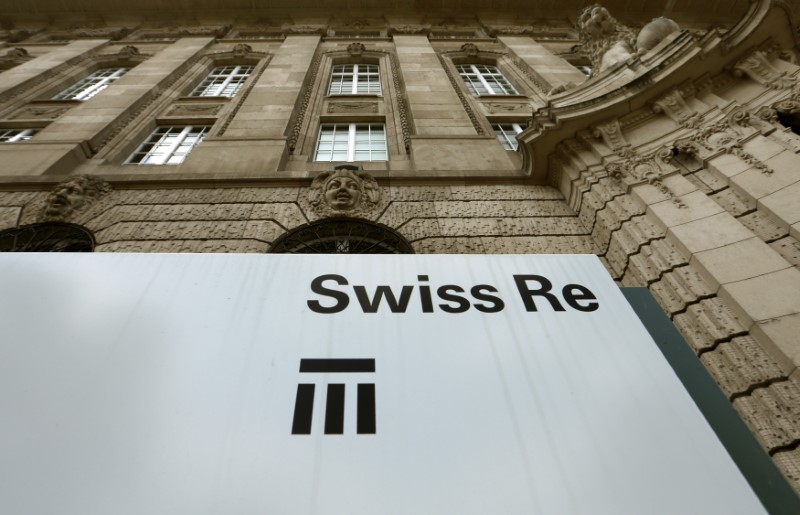 © Reuters. The logo of the world's second biggest reinsurer Swiss Re is seen in Zurich