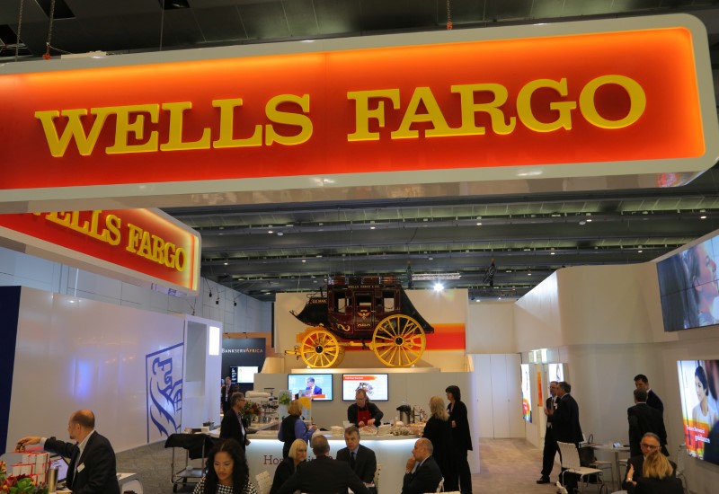 © Reuters. A Wells Fargo stagecoach is seen at the SIBOS banking and financial conference in Toronto