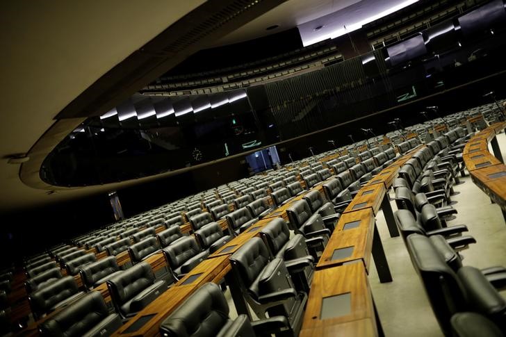 © Reuters. Vista geral do plenário da Câmaria dos Deputados, em Brasília