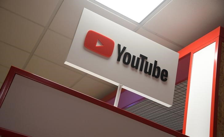 © Reuters. Logo do YouTube durante conferência do partido Trabalhista em Brighton, Reino Unido