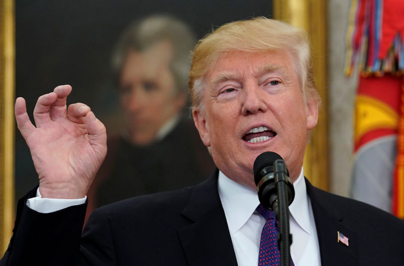 © Reuters. Trump speaks about tax reform at the White House in Washington