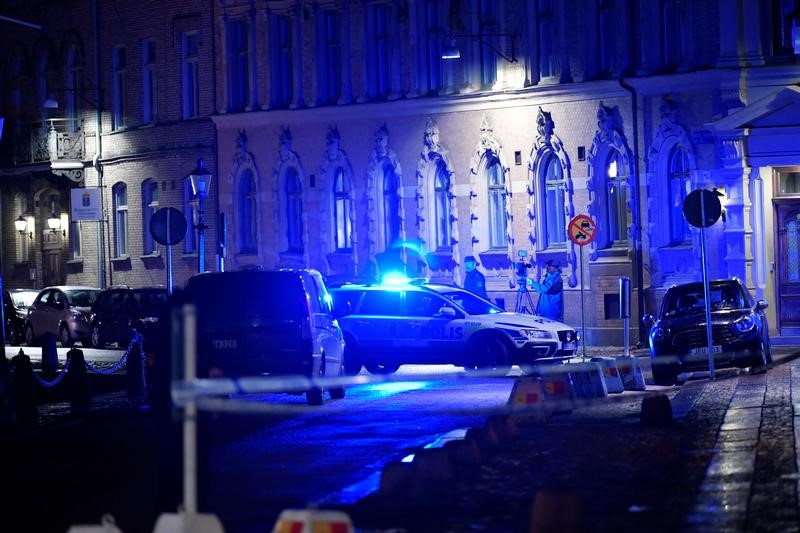© Reuters. اعتقال ثلاثة أشخاص بعد محاولة حرق معبد يهودي في السويد