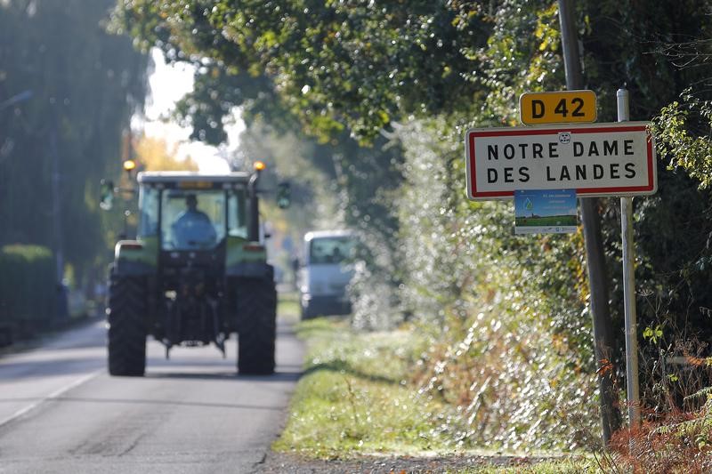 © Reuters. PAS DE DÉCISION MERCREDI SUR NOTRE-DAME-DES-LANDES, DIT MATIGNON