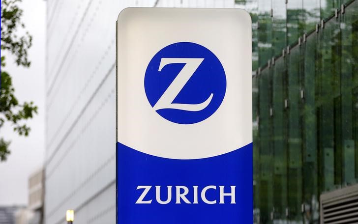 © Reuters. FILE PHOTO - Logo of Swiss company Zurich insurance is seen in Zurich's Oerlikon suburb