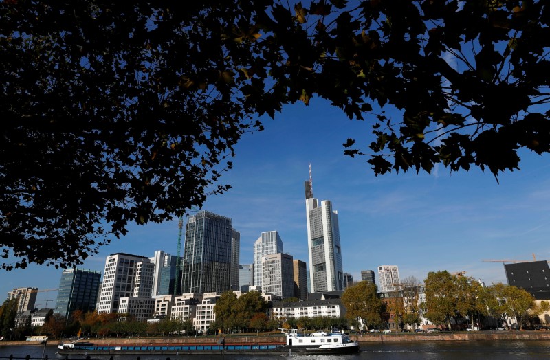 © Reuters. FILE PHOTO: The skyline with its banking towers is photographed on a sunny autumn afternoon in Frankfurt