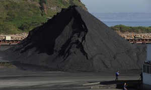 © Reuters. Iberdrola y otras empresas se unen a alianza de países para retirar el carbón