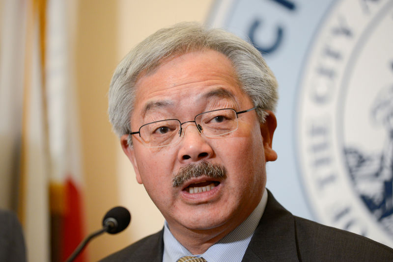 © Reuters. FILE PHOTO: San Francisco Mayor Ed Lee speaks during a news conference at city hall in San Francisco