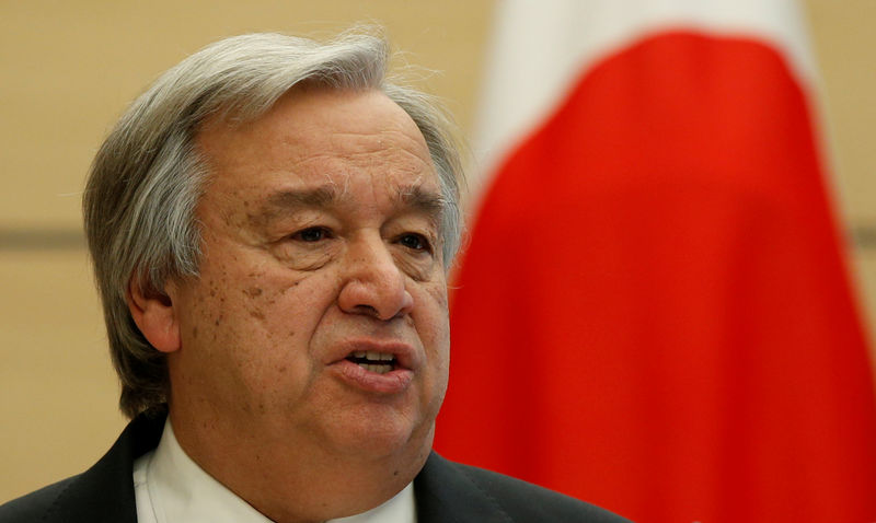 © Reuters. U.N. Secretary-General Guterres attends a joint news conference with Japan's PM Abe at Abe's official residence in Tokyo,