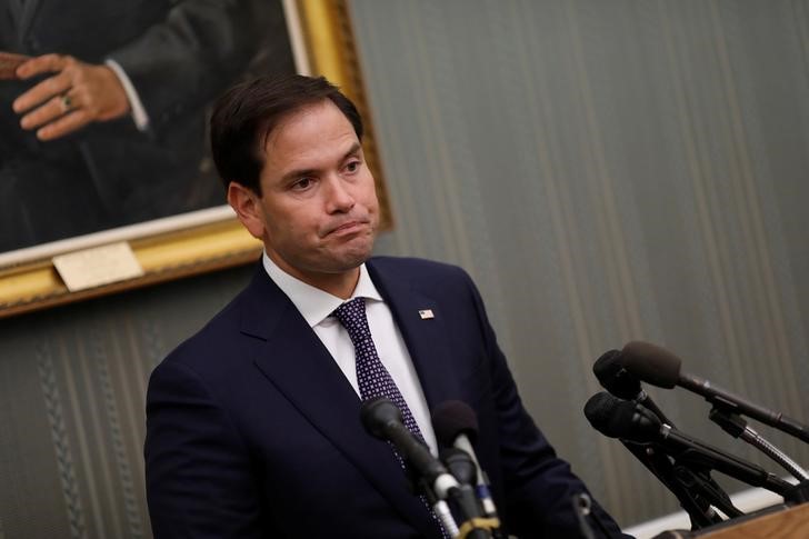 © Reuters. Sen. Marco Rubio (R-FL) speaks at a press conference about the ongoing relief efforts in Puerto Rico following Hurricane Maria at the Capitol Building in Washington