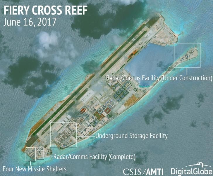 © Reuters. مركز: الصين تواصل تركيب أجهزة رادار ومنشآت بجزر صناعية في بحر الصين الجنوبي
