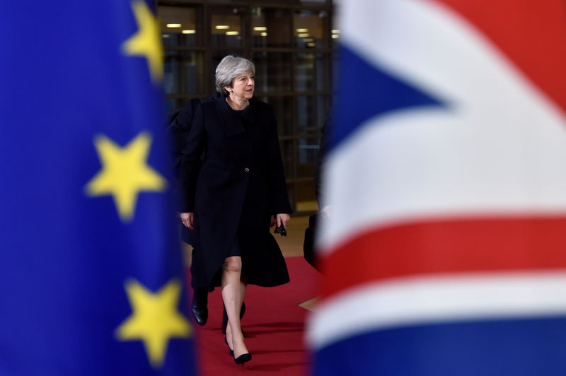 © Reuters. La premier britannica Theresa May ieri a Bruxelles per il summit Ue