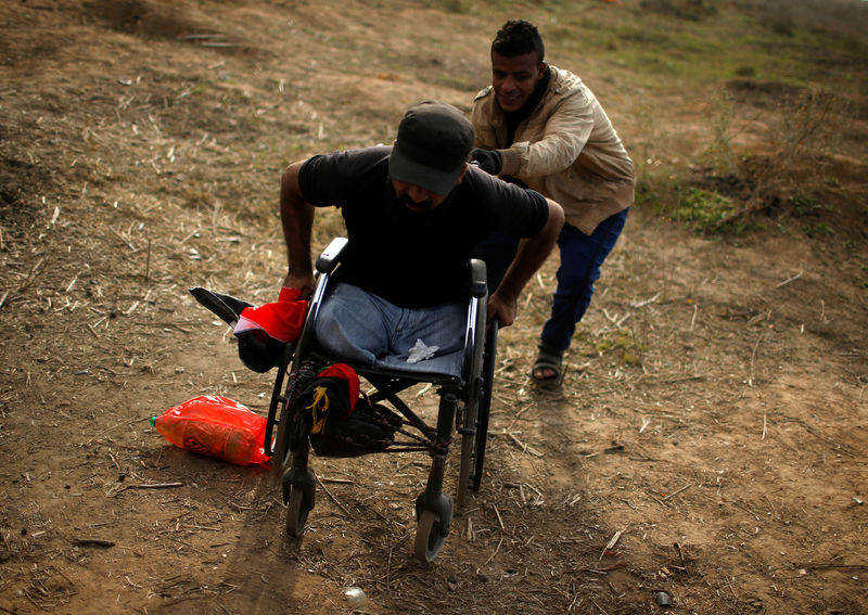 © Reuters. مقتل أربعة فلسطينيين وإصابة 160 في احتجاجات بشأن القدس