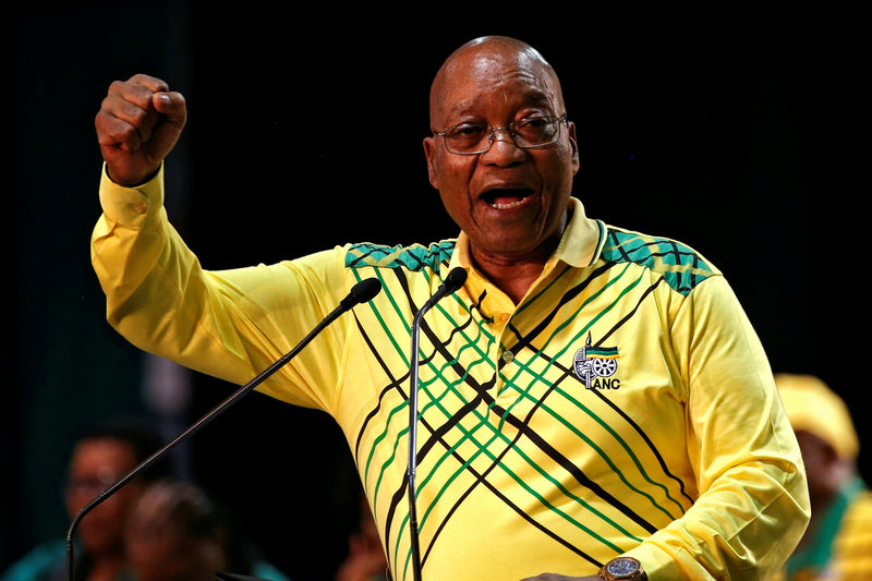 © Reuters. رئيس جنوب أفريقيا يعلن إجراء تحقيق في إدعاءات باستغلال النفوذ