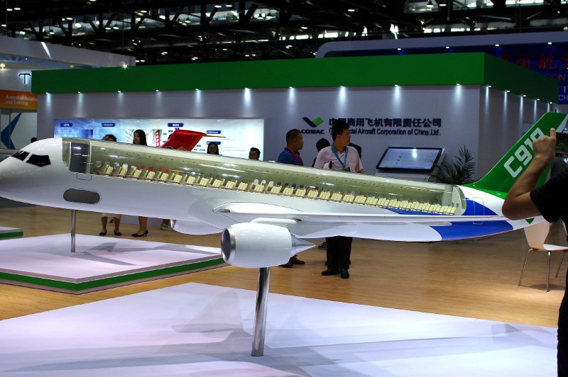 © Reuters. A model of C919 passenger jet by COMAC is displayed at Aviation Expo China 2017 in Beijing