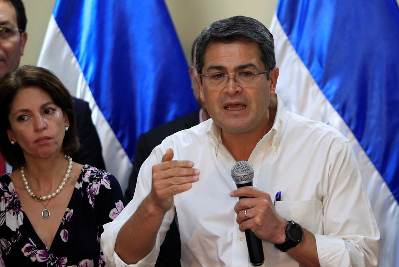 © Reuters. El Tribunal Supremo declara a Juan Orlando Hernández ganador de las elecciones presidenciales de Honduras