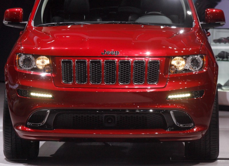 © Reuters. LED lights are shown on a 2012 Jeep Grand Cherokee during the first media preview day at the 2012 Chicago Auto Show in Chicago