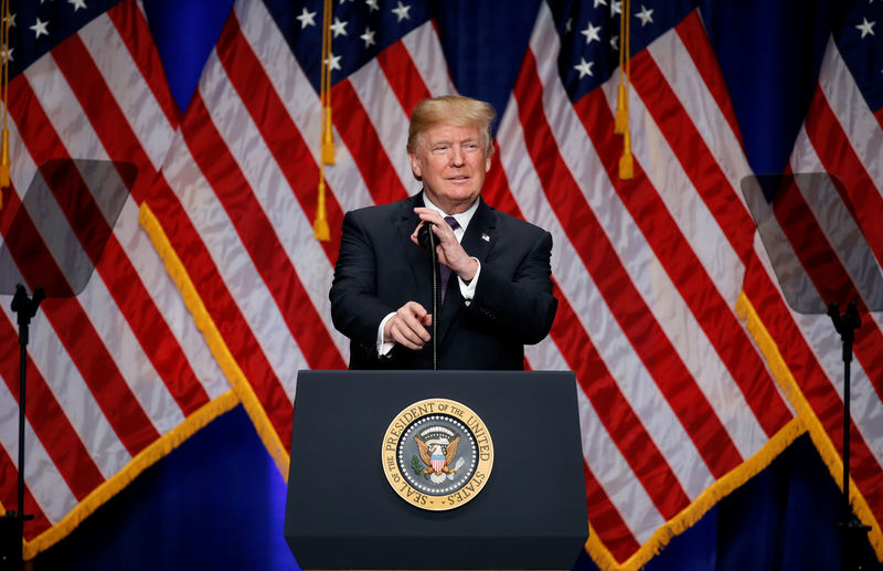 © Reuters. Presidente dos EUA Donald Trump discursa sobre estratégia de segurança nacional em Washington D.C., EUA