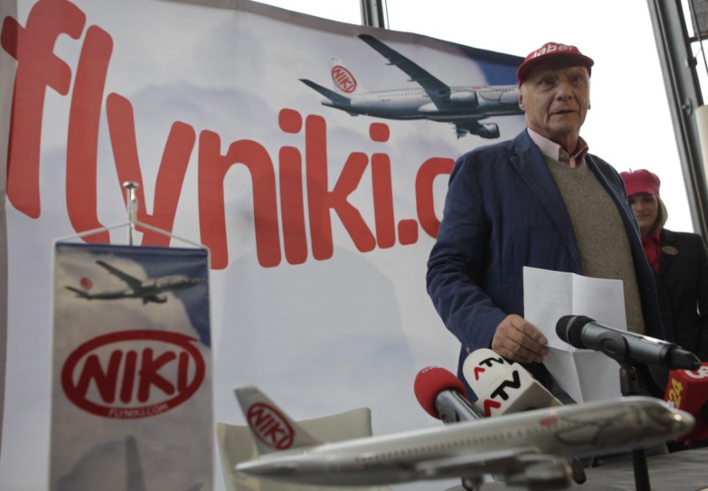 © Reuters. FILE PHOTO: Airline Niki founder Lauda attends a news conference in Vienna