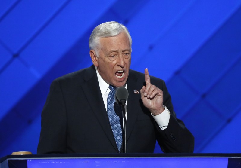 © Reuters. U.S. House Democratic Whip Steny Hoyer of Maryland speaks during the first day of the Democratic National Convention in Philadelphia