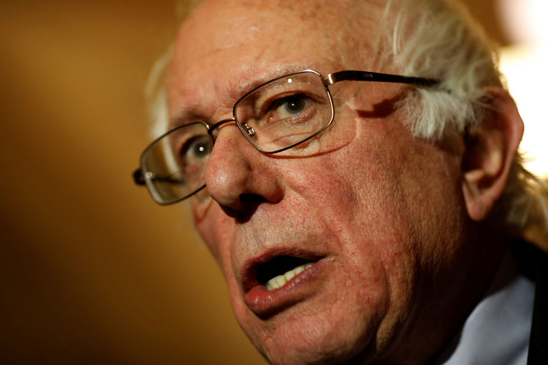 © Reuters. Senador Bernie Sanders fala sobre reforma tributária