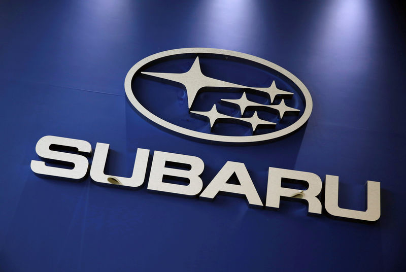 © Reuters. FILE PHOTO -  Subaru's logo is pictured at its factory in Ota