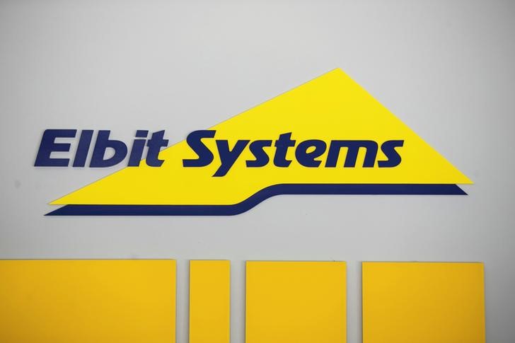 © Reuters. FILE PHOTO: Logo of Israeli defence electronics firm Elbit Systems is seen at their offices in Haifa
