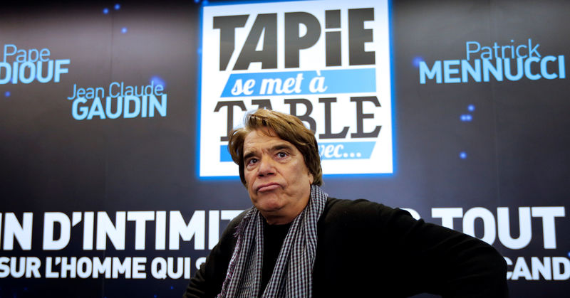 © Reuters. FILE PHOTO: French businessman Tapie attends a news conference for the launching of his web TV at the headquarters of daily newspaper 'La Provence' in Marseille