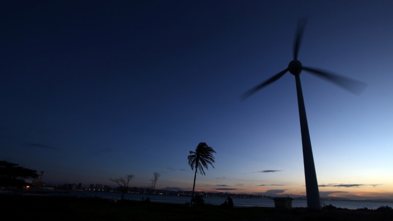 © Reuters. Turbina eólica em Fortaleza, no Brasil