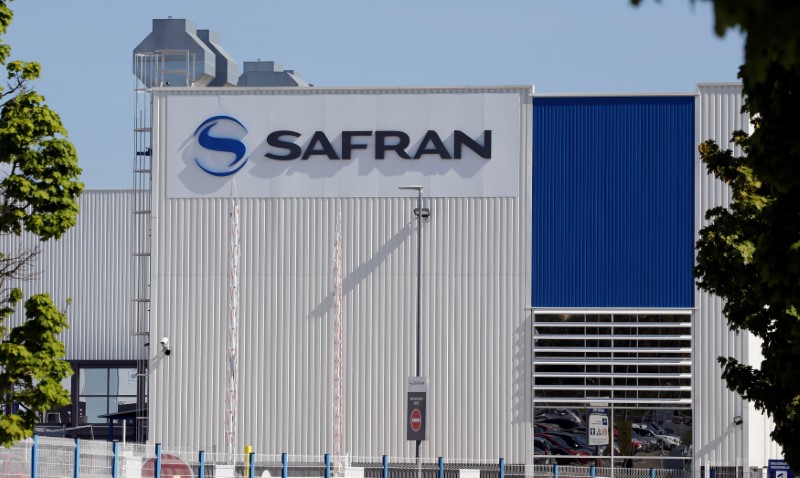 © Reuters. The logo of Safran Group is seen on the company's headquarters building in Toulouse, Southwestern France