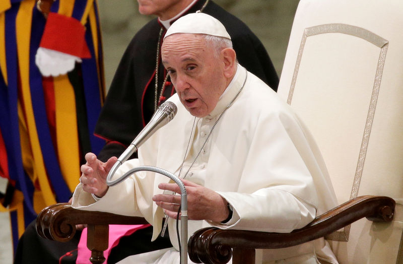 © Reuters. البابا: إصلاح الفاتيكان يشبه تنظيف أبو الهول بفرشاة أسنان