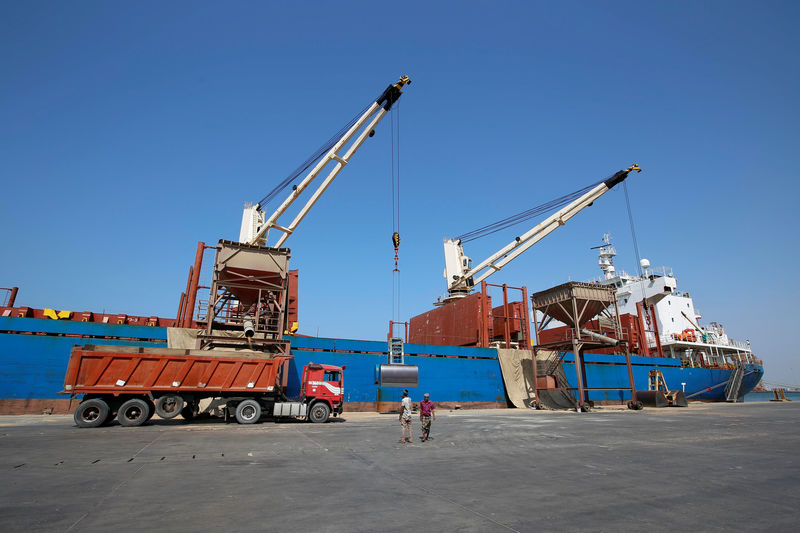 © Reuters. أمريكا ترحب باعتزام التحالف بقيادة السعودية فتح ميناء الحديدة اليمني