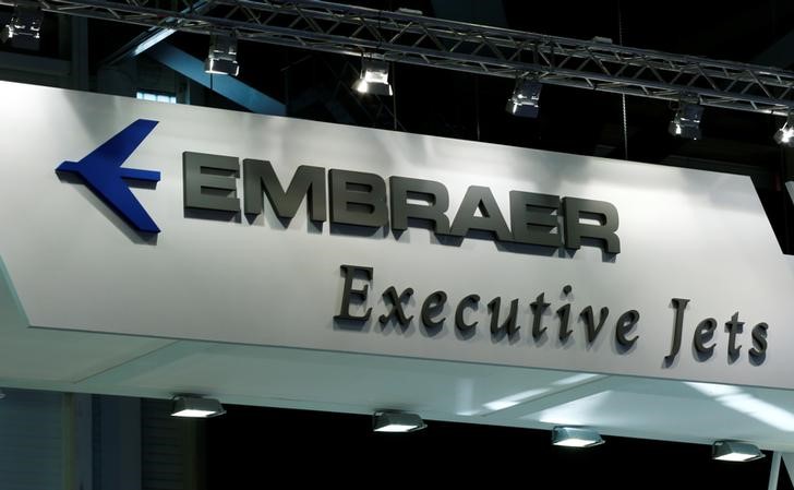 © Reuters. Logo da Embraer, que anunciou nesta quinta-feira que está negociando uma combinação de negócios com a Boeing