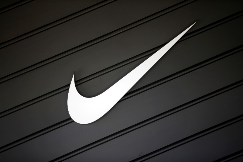 © Reuters. Dow Jones Industrial Average listed company Nike (NKE)'s logo is seen in Los Angeles