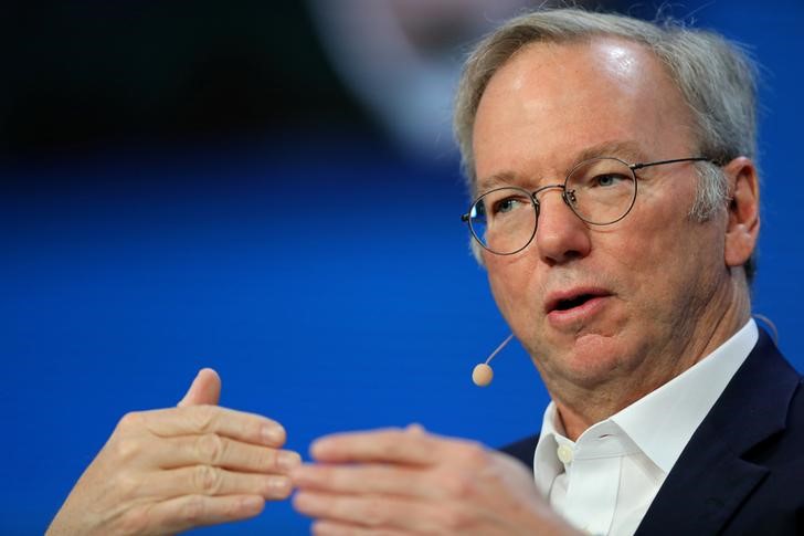 © Reuters. Eric Schmidt, presidente do conselho da Alphabet, durante conferência em Beverly Hills, Estados Unidos