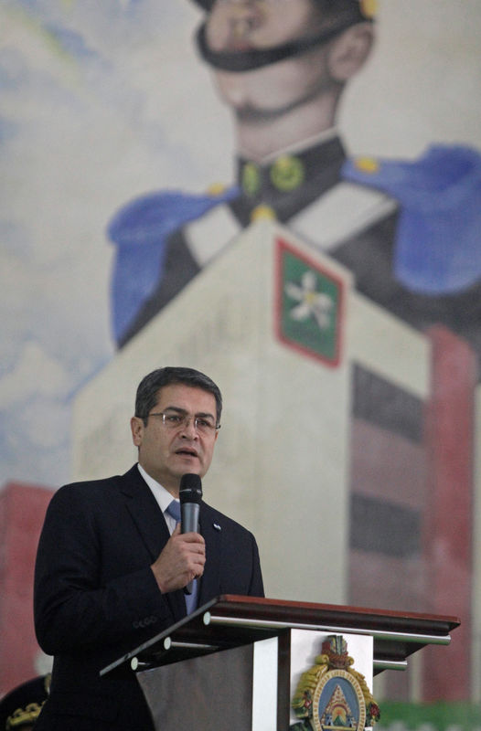 © Reuters. Presidente de Honduras Juan Orlando Hernández fala durante evento em Tegucigalpa