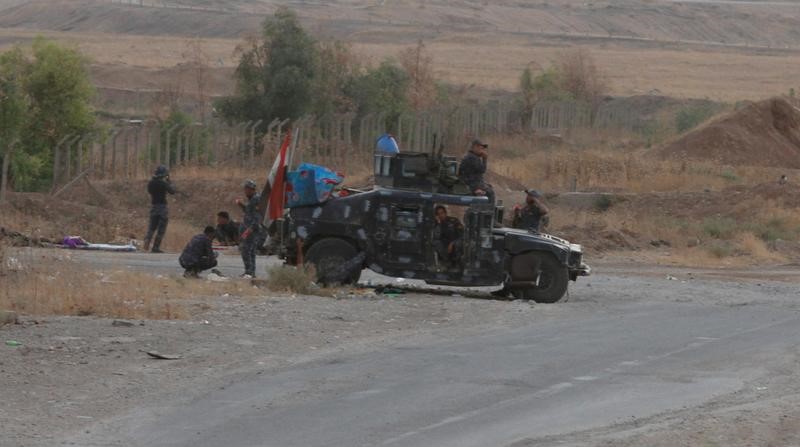 © Reuters. قوات الحشد الشعبي الشيعية بالعراق تنتشر على حدود سوريا