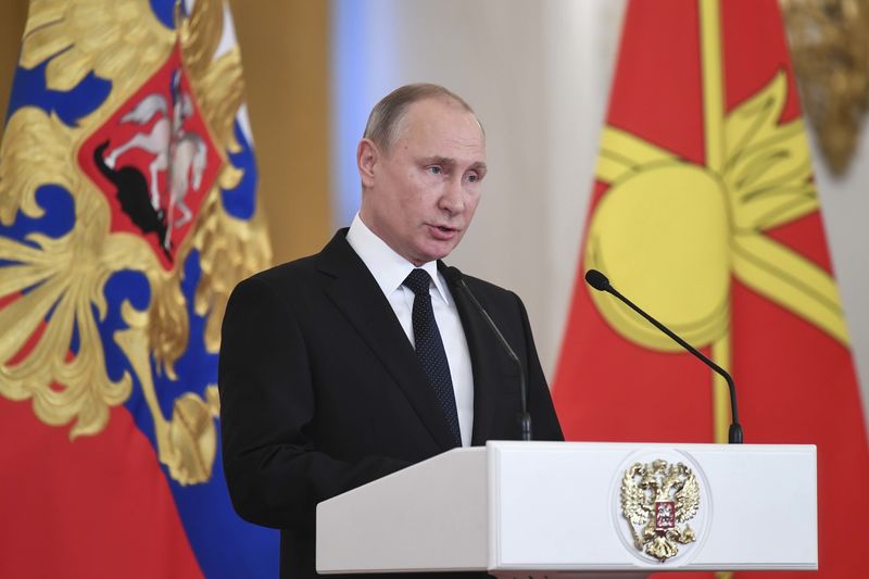 © Reuters. Presidente russo, Vladimir Putin, durante cerimônia no Kremlin, em Moscou