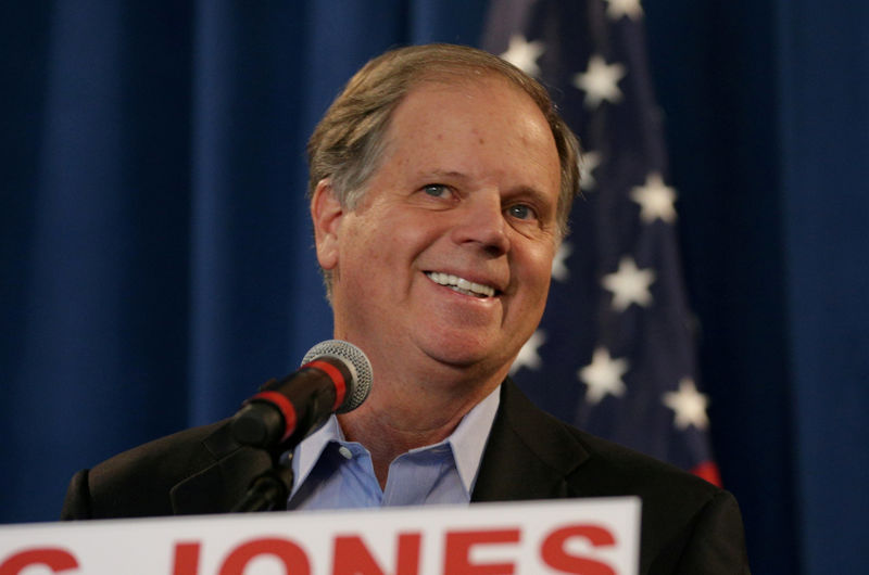 © Reuters. FILE PHOTO: Democrat Doug Jones who won the special U.S. Senate election against Republican candidate Roy Moore speaks during a news conference in Birmingham