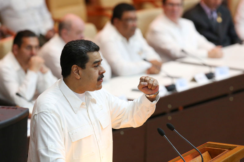 © Reuters. Venezuela's President Nicolas Maduro speaks during the celebrations  of the 13rd anniversary of the creation of the Bolivarian Alliance for the Peoples of Our America - Peoples' Trade Treaty