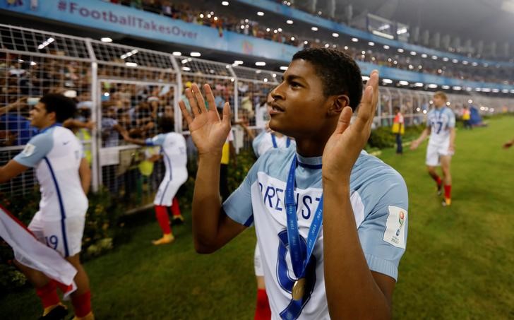 © Reuters. بروستر لاعب ليفربول تعرض للإساءة العنصرية طويلا