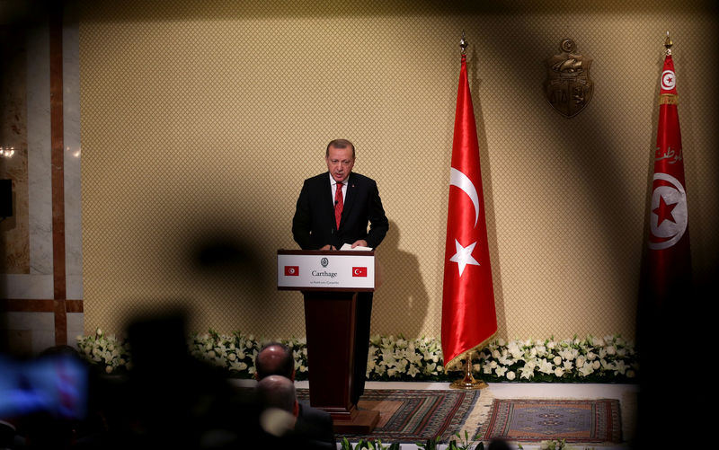 © Reuters. Turquía dice que Grecia dio asilo a supuesto conspirador de golpe, medida afectará vínculos